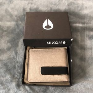 Nixon mens wallet